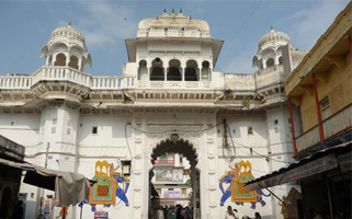 Udaipur to Nathdwara Day Tour