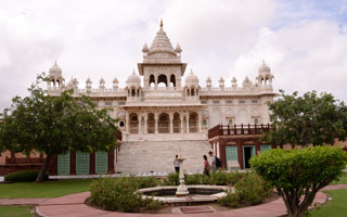 Car Rental for Rajasthan Tour