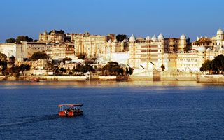 Visit City Palace Udaipur