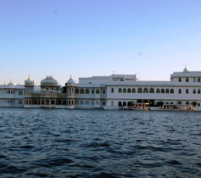 udaipur four wheel tour, Udaipur Sightseeing Tour Package by Car Rental