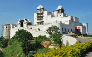 Travel from Udaipur to Nathdwara