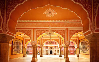 Jaipur to Delhi Car Rental Rates